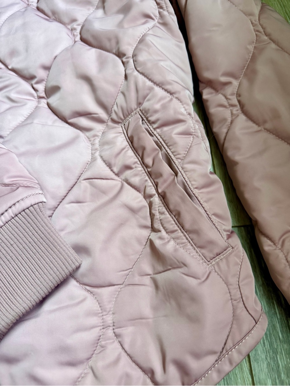 |82001| Old Navy Pink Quilted Lightweight Bomber Jacket | Size Small - Picture 6 of 7
